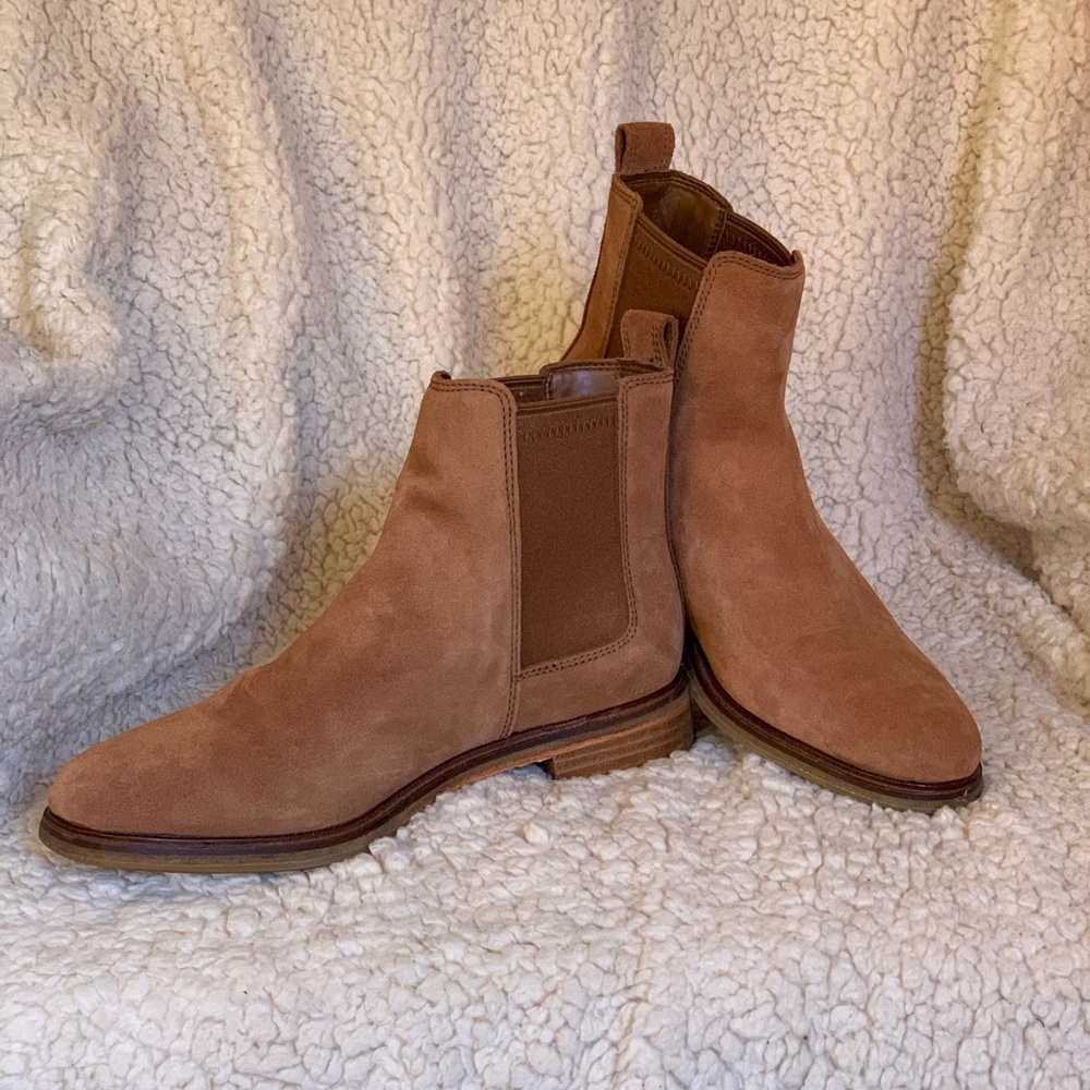 Clarkdale Arlo Ankle Boot - Dark Tan Suede